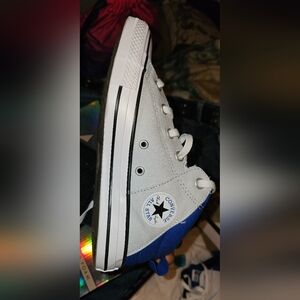 Brand New Converse Kids Size 6Y